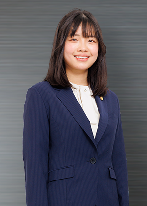  弁護士　奥本 彩花